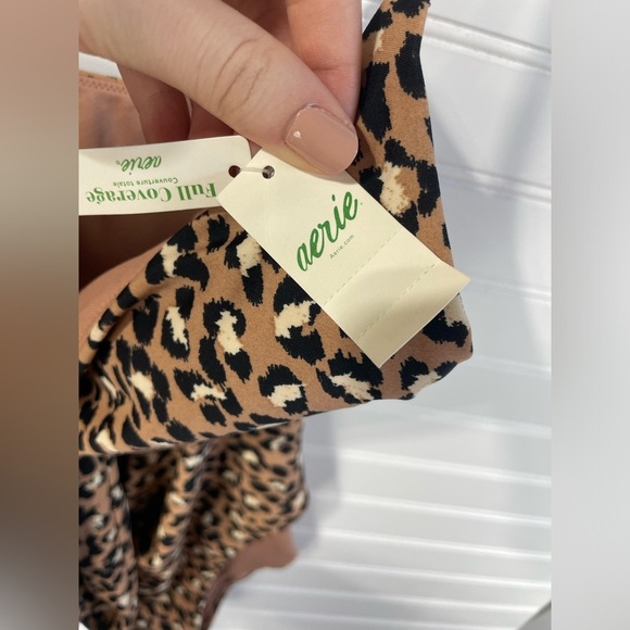 Aerie NWT Brown Leopard Print One piece Full Coverage Swimsuit Medium Juniors - Picture 6 of 9
